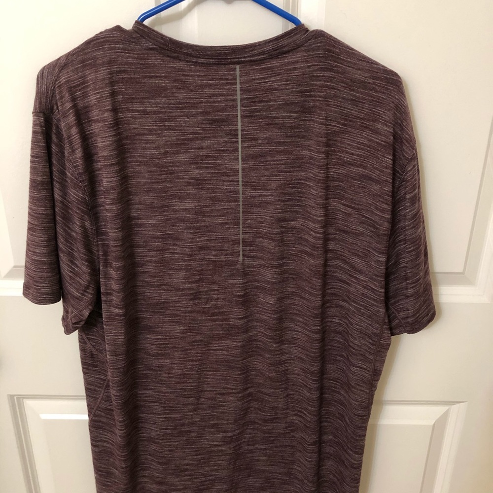 Lululemon t-shirt